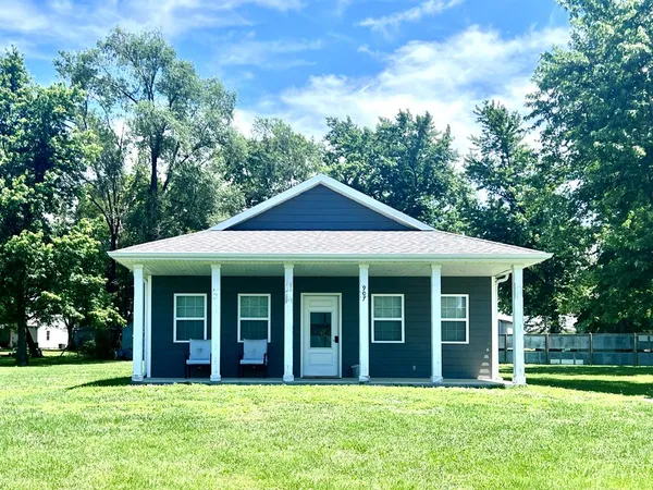 $189,900 | 907 Worlow Street, Laclede, MO 64651