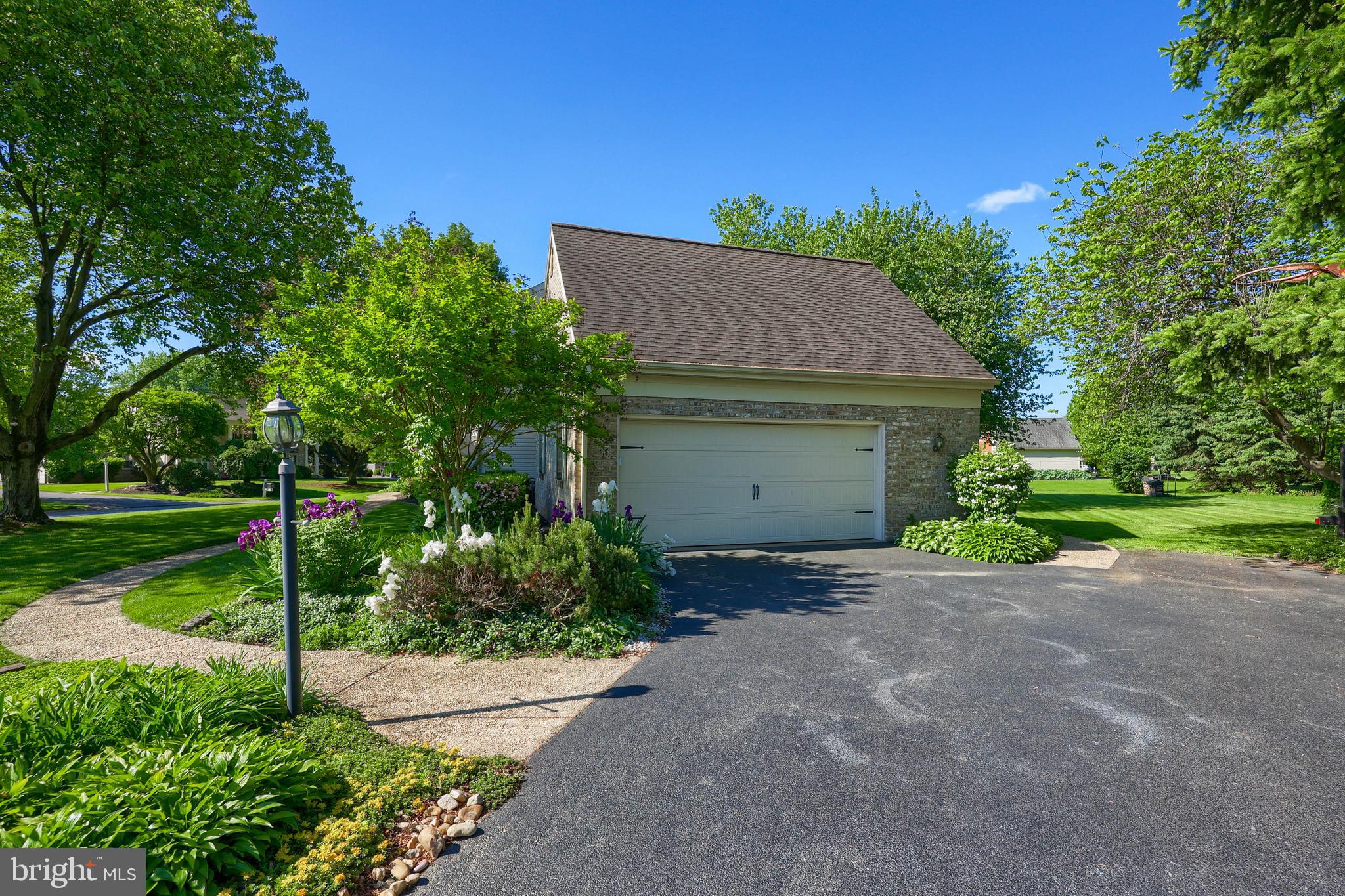 128 Hammersmith Lane Lititz, PA 17543 - Photo 55 of 65 a house view with a garden space