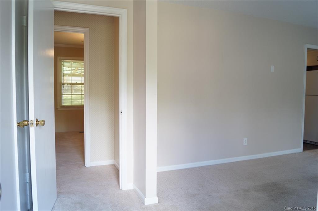 335 Clearbrook Road Matthews, NC 28105 - Photo 3 of 24 Gallery Image 3