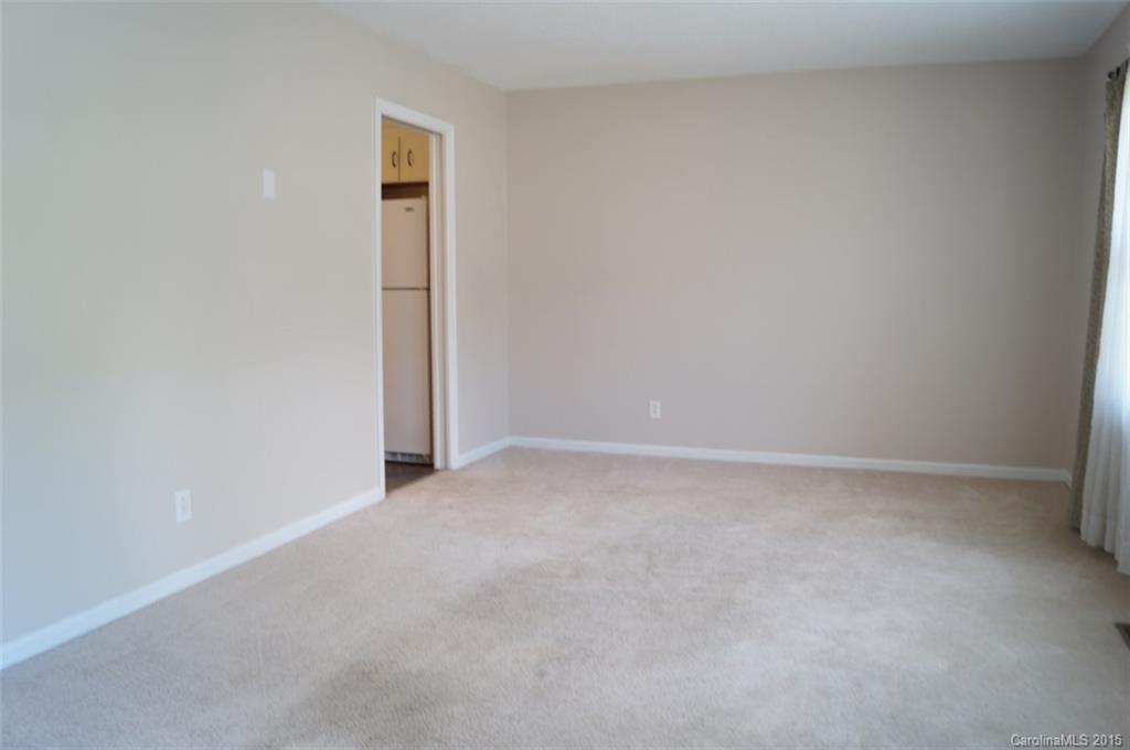 335 Clearbrook Road Matthews, NC 28105 - Photo 4 of 24 Gallery Image 4