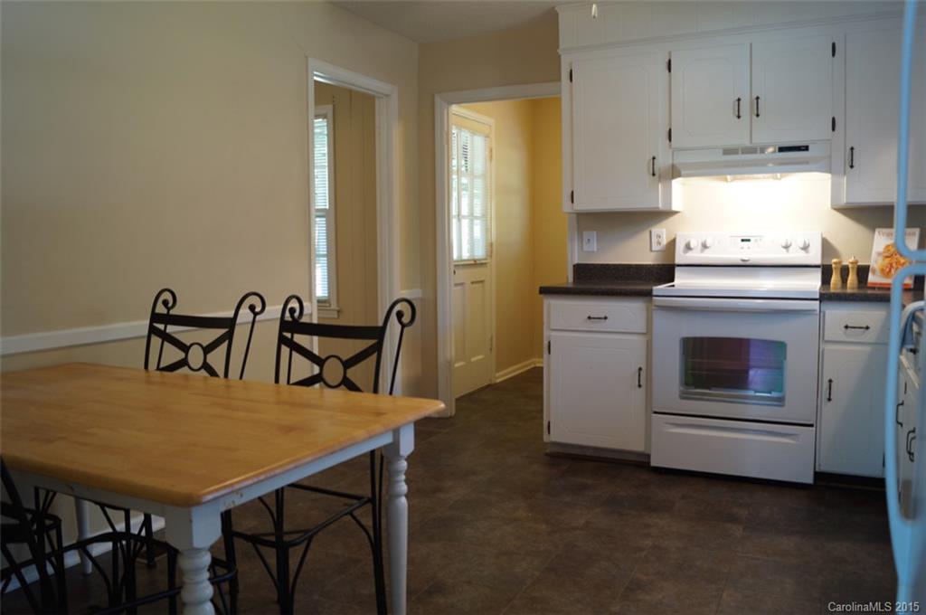 335 Clearbrook Road Matthews, NC 28105 - Photo 6 of 24 Gallery Image 6