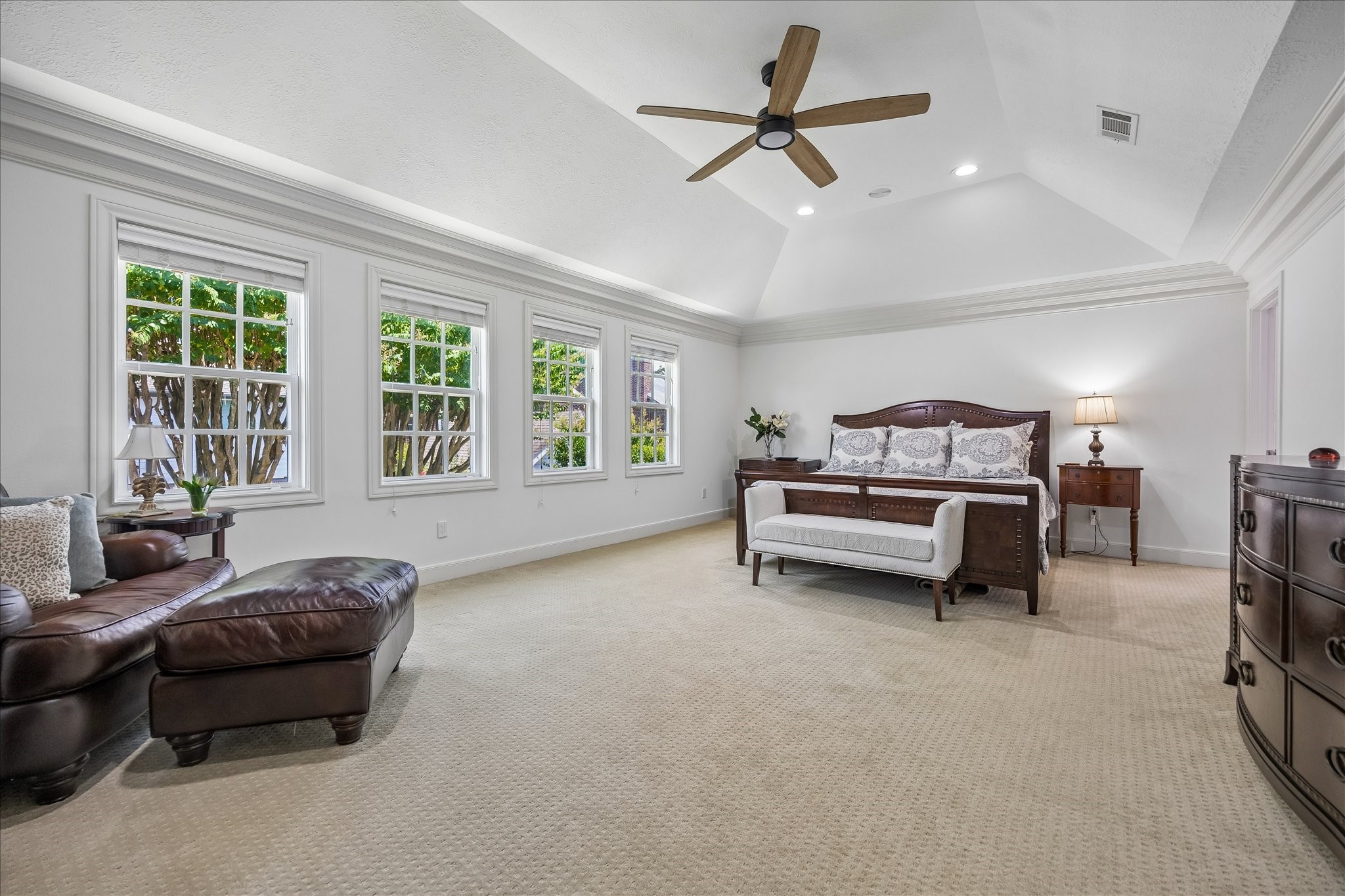 3910 Riley Street Houston, TX 77005 - Photo 4 of 32 Gallery Image 4