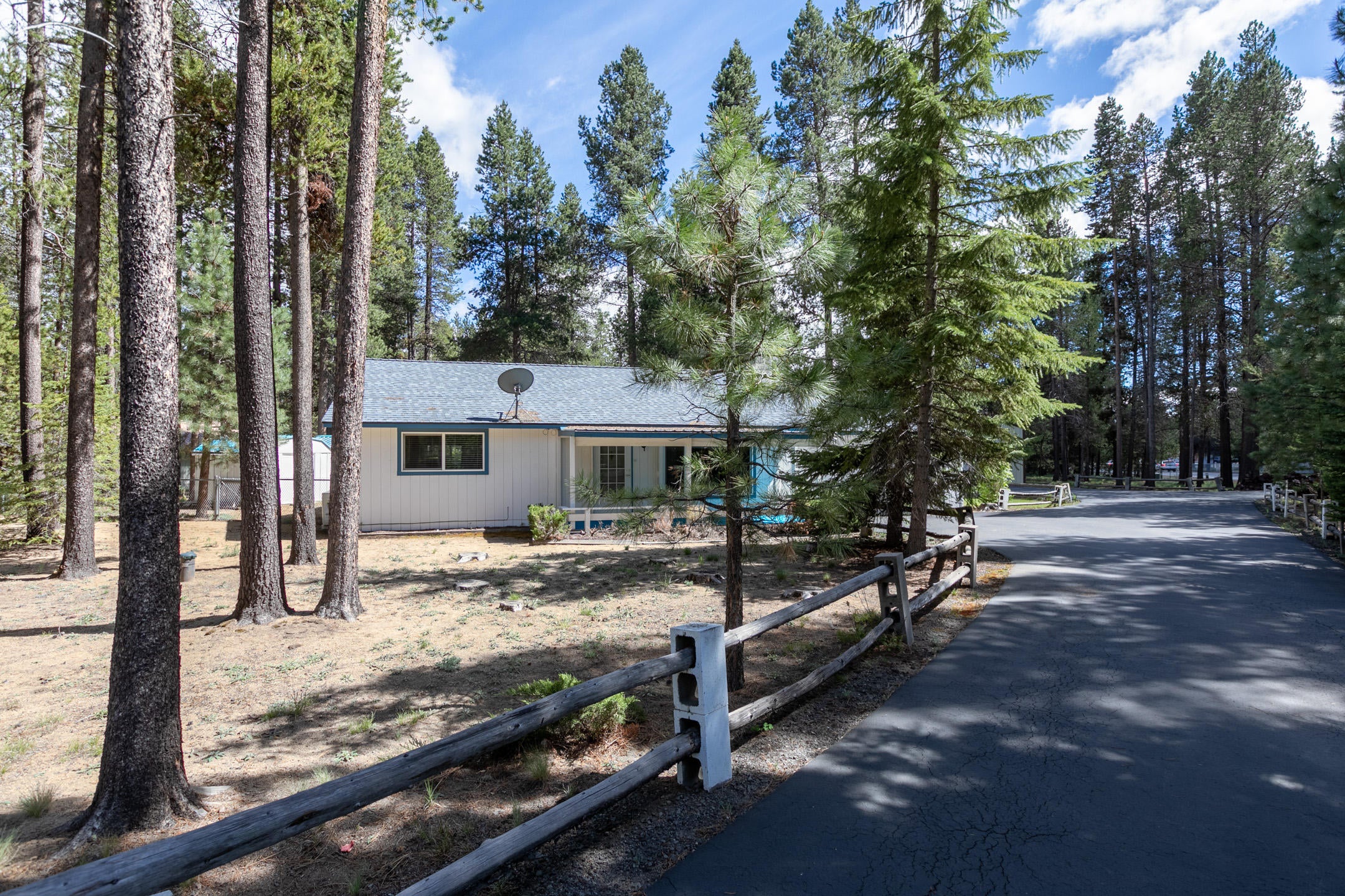 52430 Day Road La Pine, OR 97739 - Photo 4 of 26 2020_05_22_52430_day_rd-3