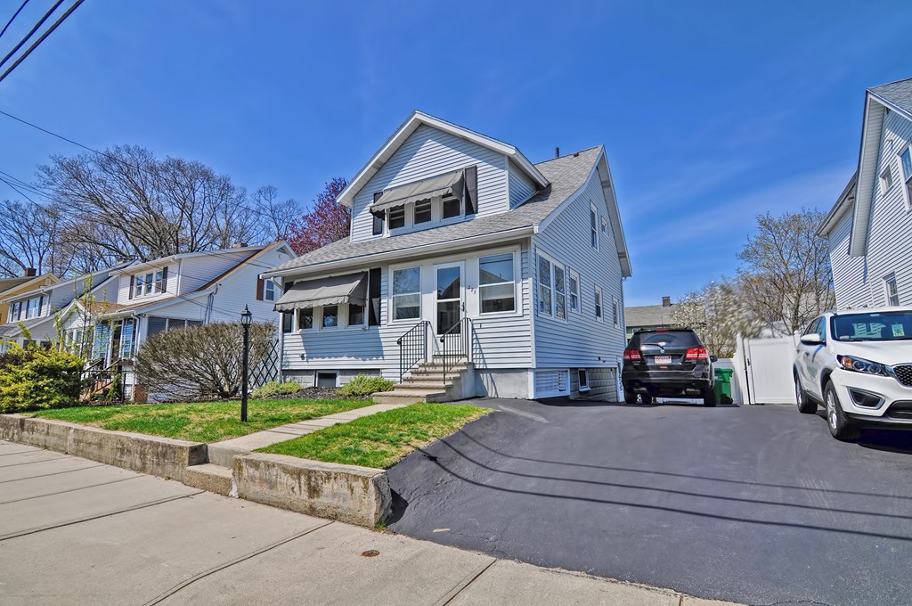 228 Ashcroft Road Medford, MA 02155 - Photo 3 of 30 Gallery Image 3