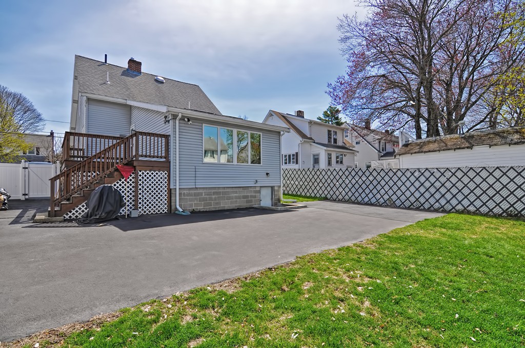 228 Ashcroft Road Medford, MA 02155 - Photo 6 of 30 Gallery Image 6