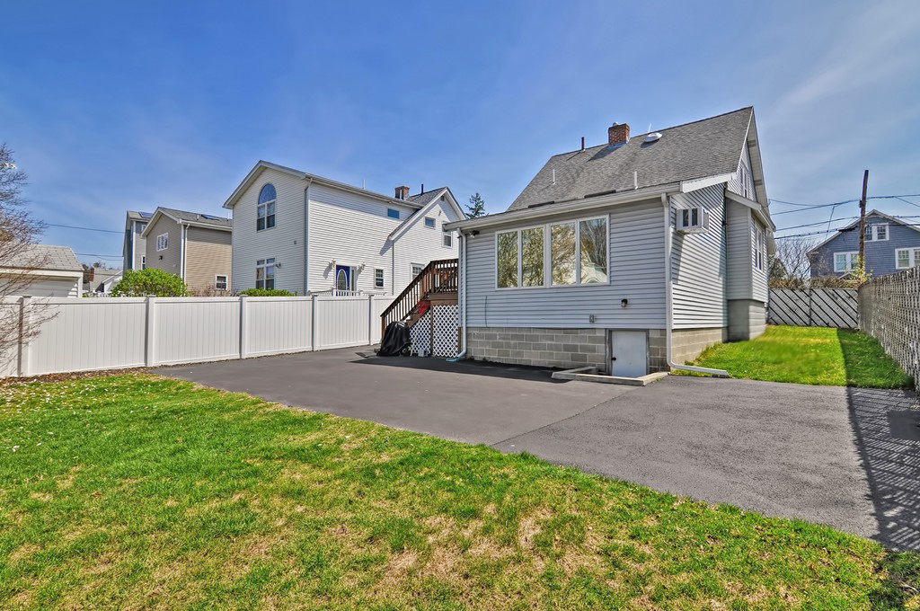 228 Ashcroft Road Medford, MA 02155 - Photo 7 of 30 Gallery Image 7