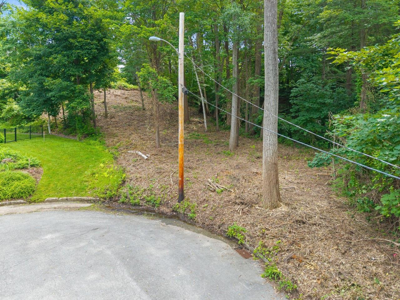 89 Chestnut Terrace Burlington, VT 05401 - Photo 3 of 12