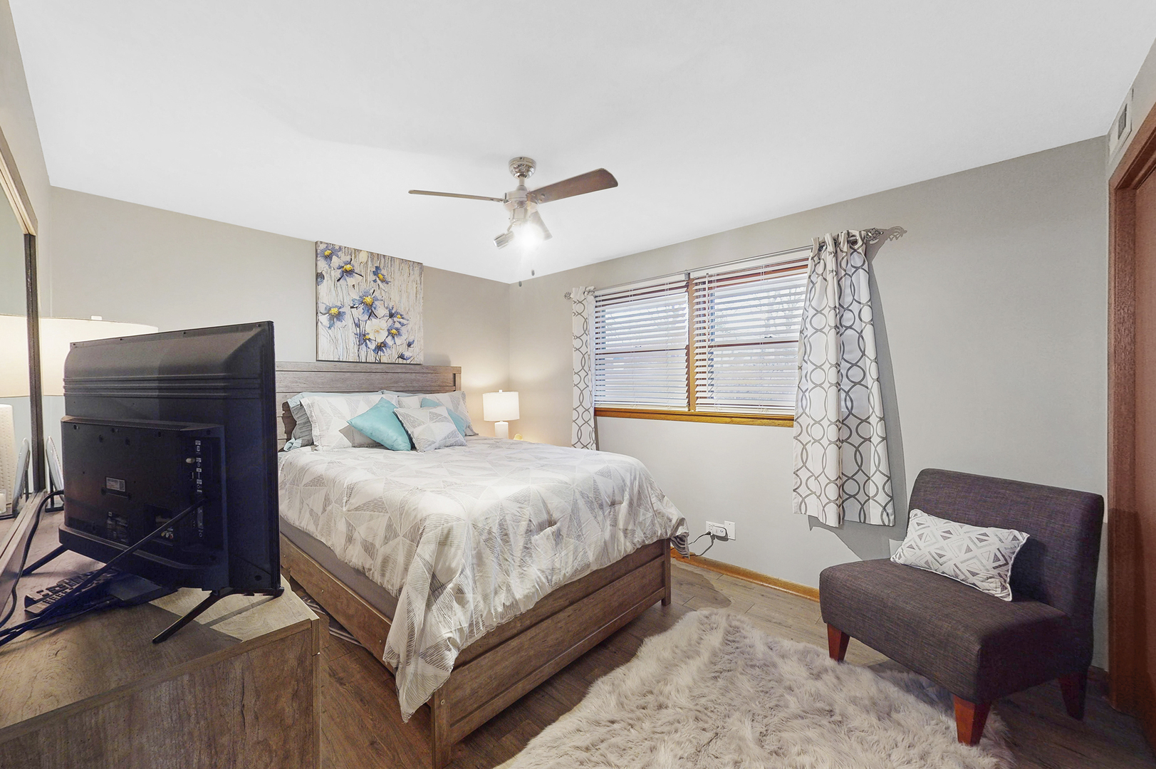 22 North Pistakee Lake Road, Unit 2A Fox Lake, IL 60020 - Photo 16 of 29