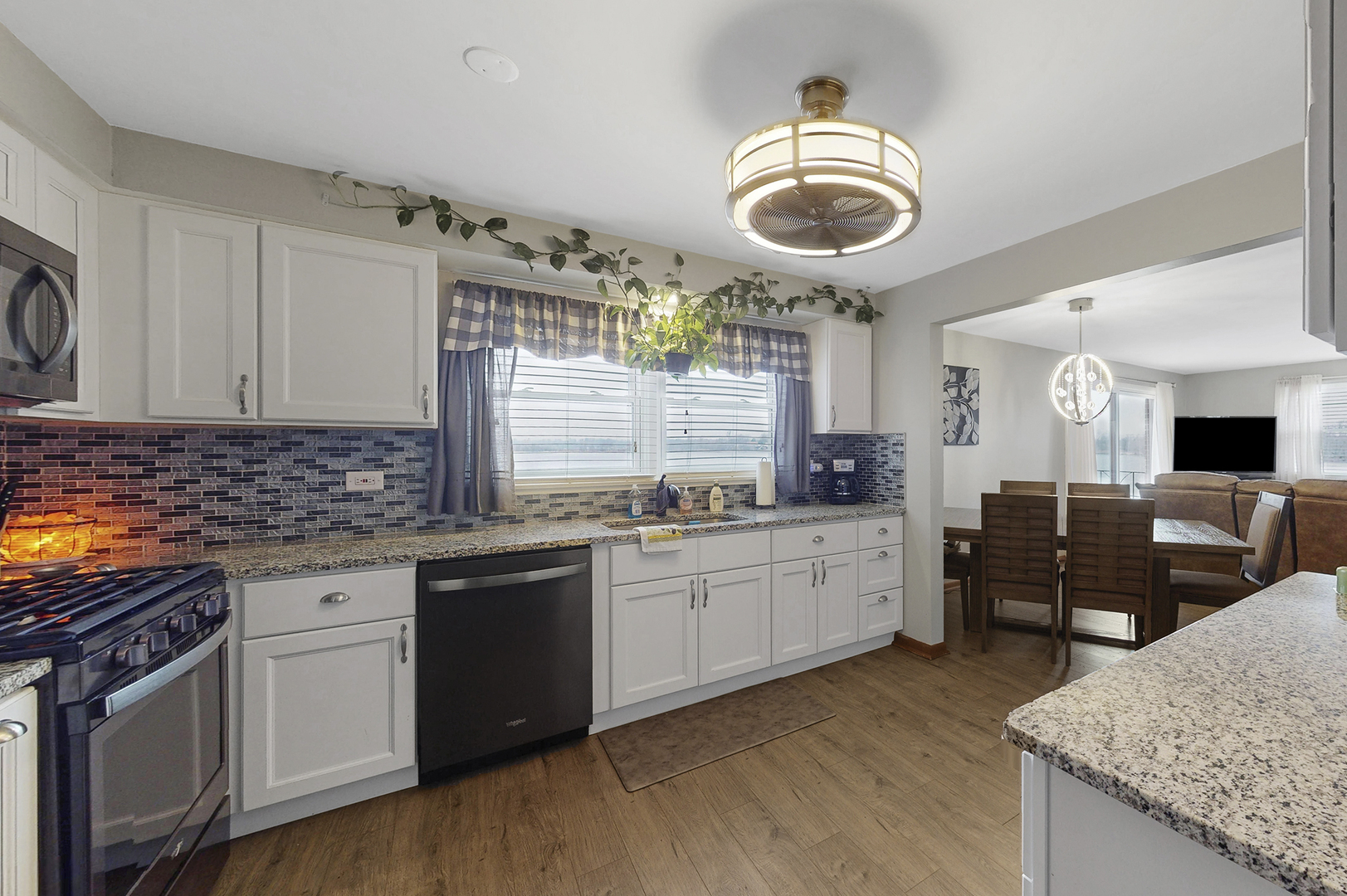 22 North Pistakee Lake Road, Unit 2A Fox Lake, IL 60020 - Photo 3 of 29