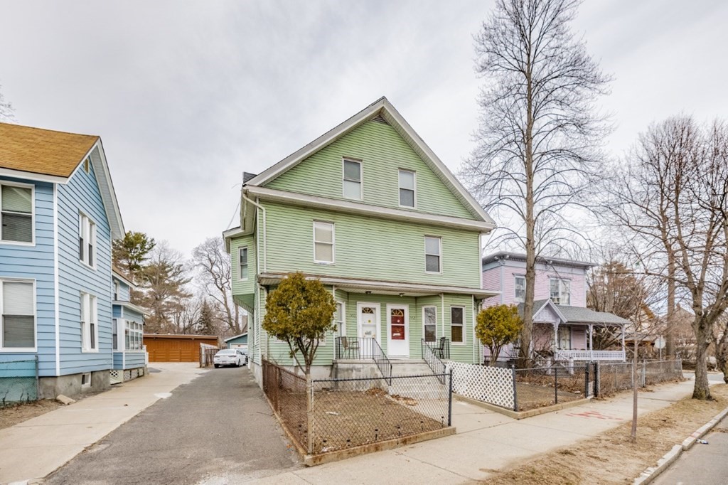 140-142 Bay Street Springfield, MA 01109 - Photo 1 of 14 Gallery Image 1