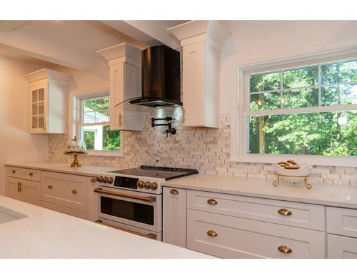 504 Bridge Street Hamilton, MA 01982 - Photo 3 of 32 Gallery Image 3