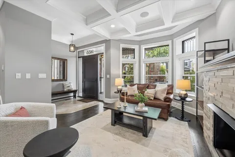 $1,700,000 | 1655 West Carmen Avenue, Chicago, IL 60640