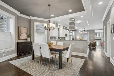 $1,700,000 | 1655 West Carmen Avenue, Chicago, IL 60640
