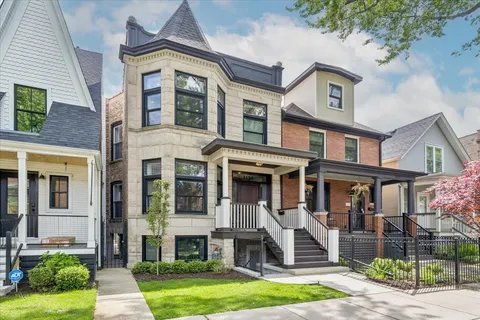 $1,700,000 | 1655 West Carmen Avenue, Chicago, IL 60640