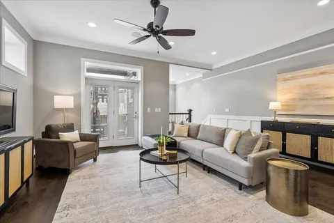$1,700,000 | 1655 West Carmen Avenue, Chicago, IL 60640