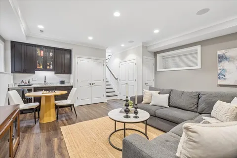 $1,700,000 | 1655 West Carmen Avenue, Chicago, IL 60640