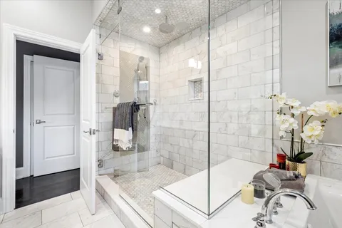 $1,700,000 | 1655 West Carmen Avenue, Chicago, IL 60640