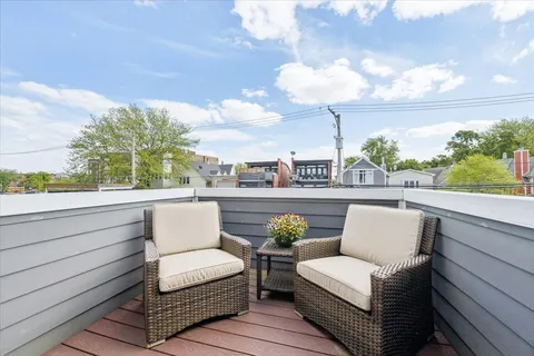 $1,700,000 | 1655 West Carmen Avenue, Chicago, IL 60640