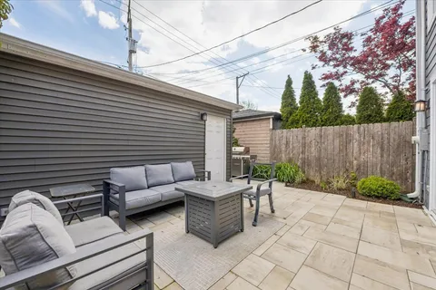 $1,700,000 | 1655 West Carmen Avenue, Chicago, IL 60640
