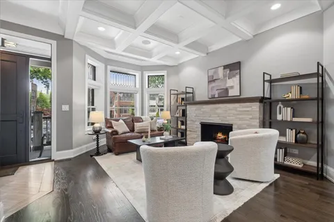$1,700,000 | 1655 West Carmen Avenue, Chicago, IL 60640