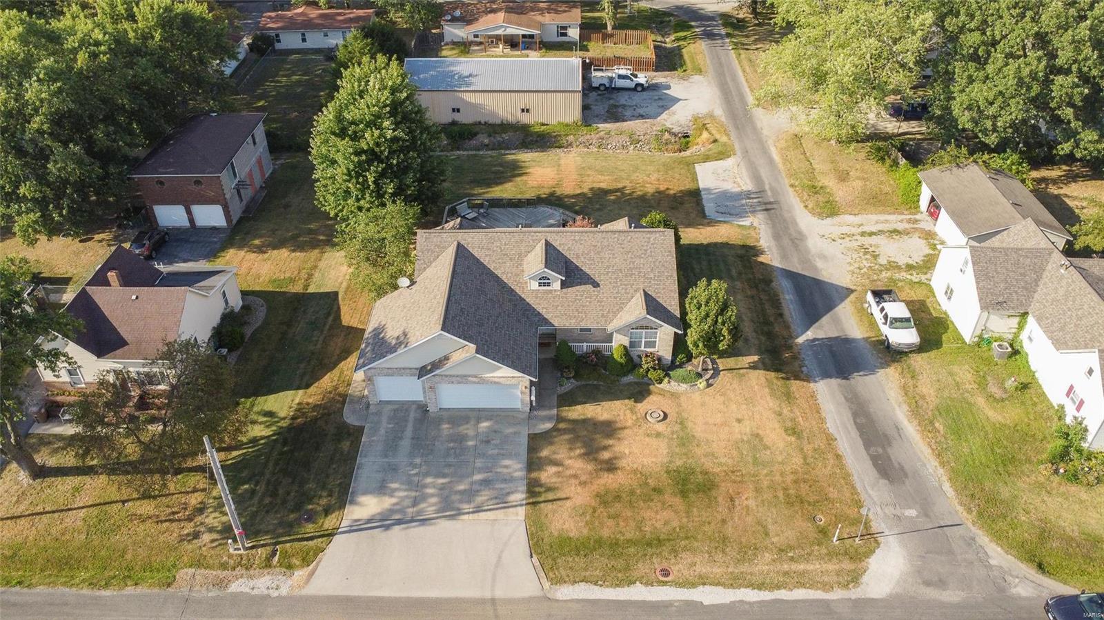 701 Bunker Hill Road Staunton, IL 62088 - Photo 23 of 24 Gallery Image 23