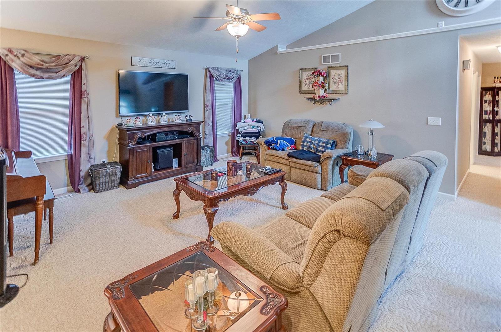 701 Bunker Hill Road Staunton, IL 62088 - Photo 3 of 24 Gallery Image 3