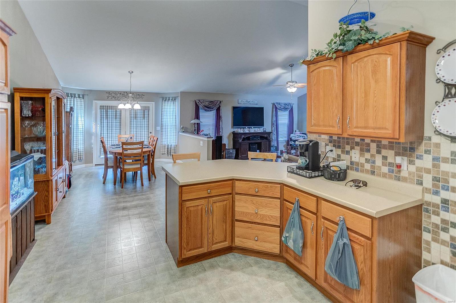 701 Bunker Hill Road Staunton, IL 62088 - Photo 7 of 24 Gallery Image 7