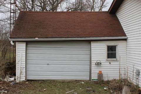2404 South Dye Road Flint, MI 48532 - Photo 4 of 37 20397516-3.JPG