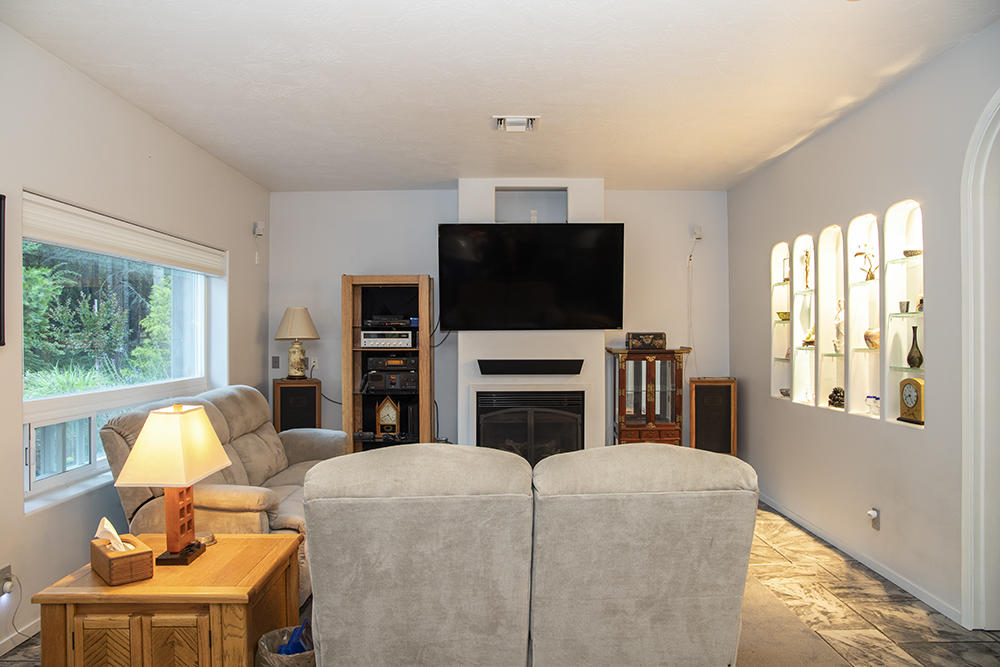8566 Deer Creek Road Selma, OR 97538 - Photo 12 of 74 12