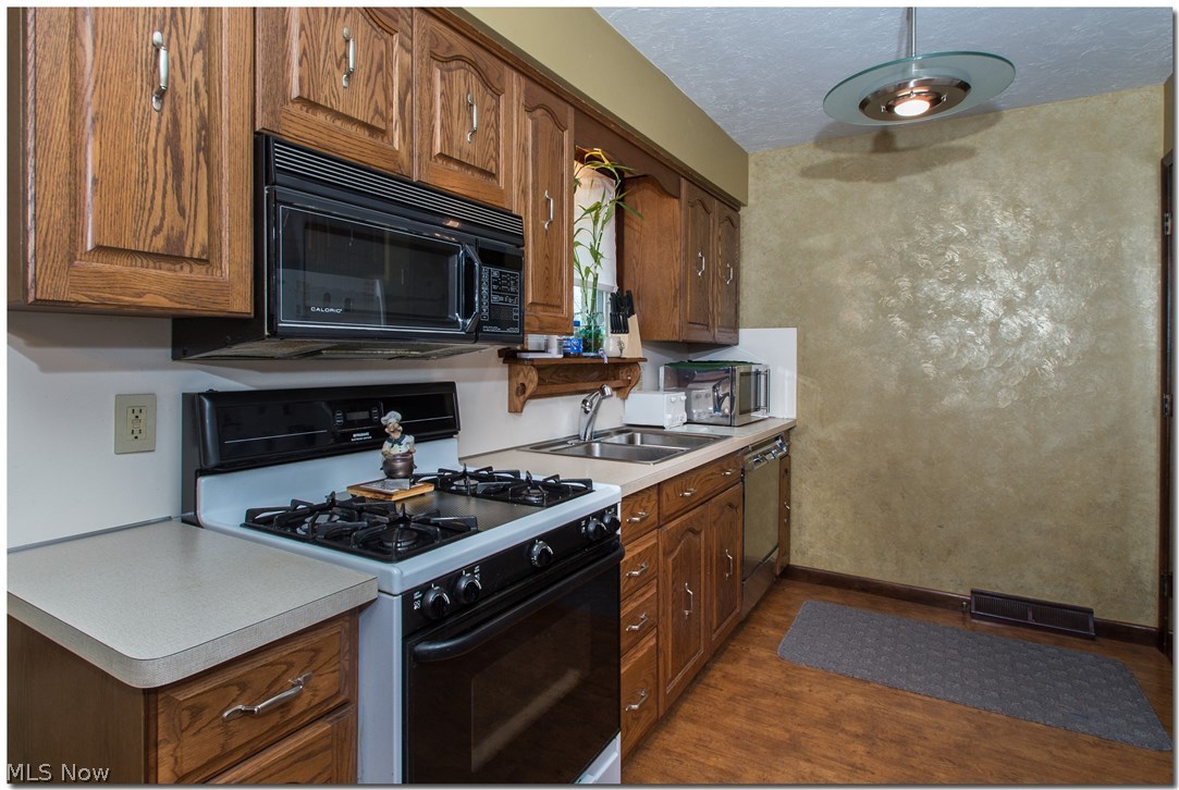 7120 Broadview Road Cleveland, OH 44134 - Photo 2 of 5