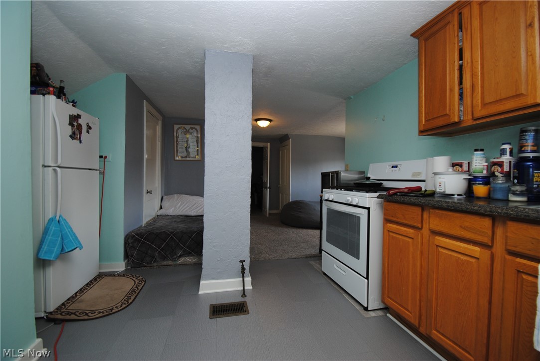 5390 State Road Cleveland, OH 44134 - Photo 7 of 11