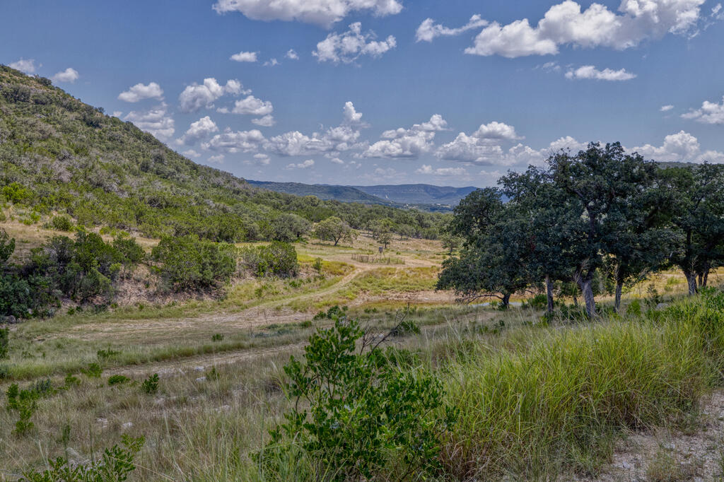 2242 Patterson Creek Road Leakey, TX 78873 - Photo 16 of 72 Gallery Image 16