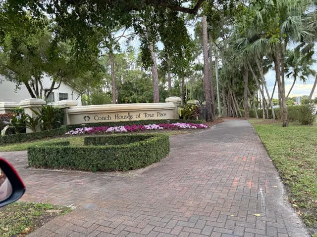 $3,000 | 5790 Coach House Circle, Unit G, Boca Raton, FL 33486