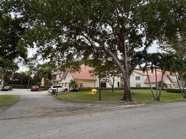 $3,000 | 5790 Coach House Circle, Unit G, Boca Raton, FL 33486