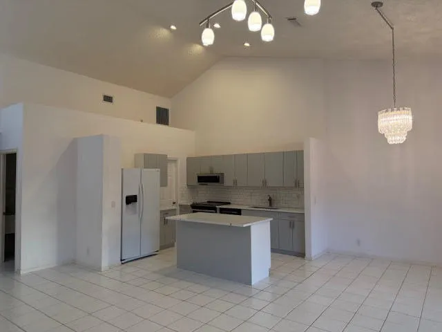 $3,000 | 5790 Coach House Circle, Unit G, Boca Raton, FL 33486