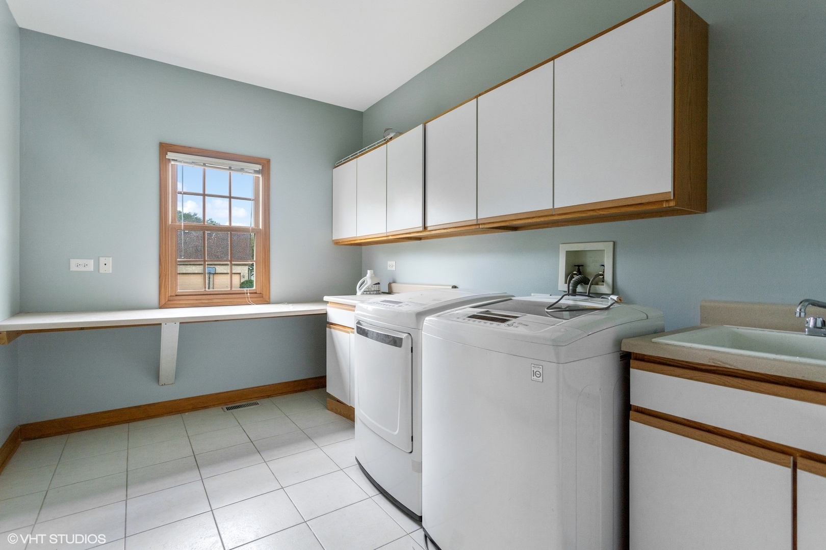 2908 Beth Lane Naperville, IL 60564 - Photo 19 of 21 a utility room with dryer and washer