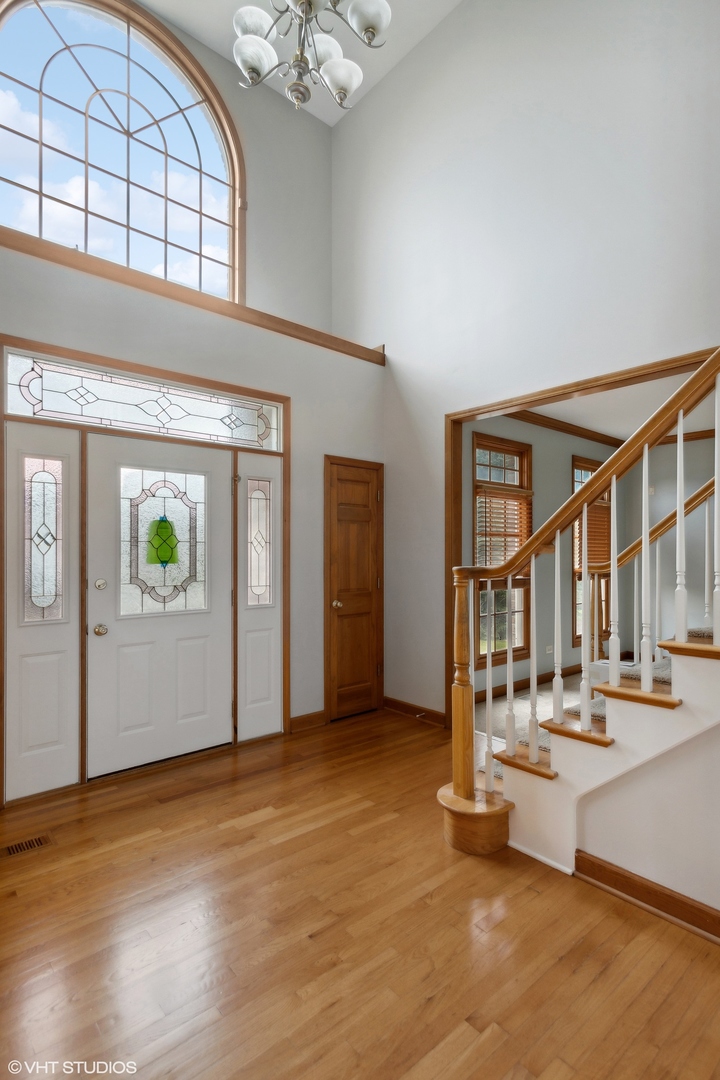 2908 Beth Lane Naperville, IL 60564 - Photo 2 of 21 a view of an indoor swimming pool