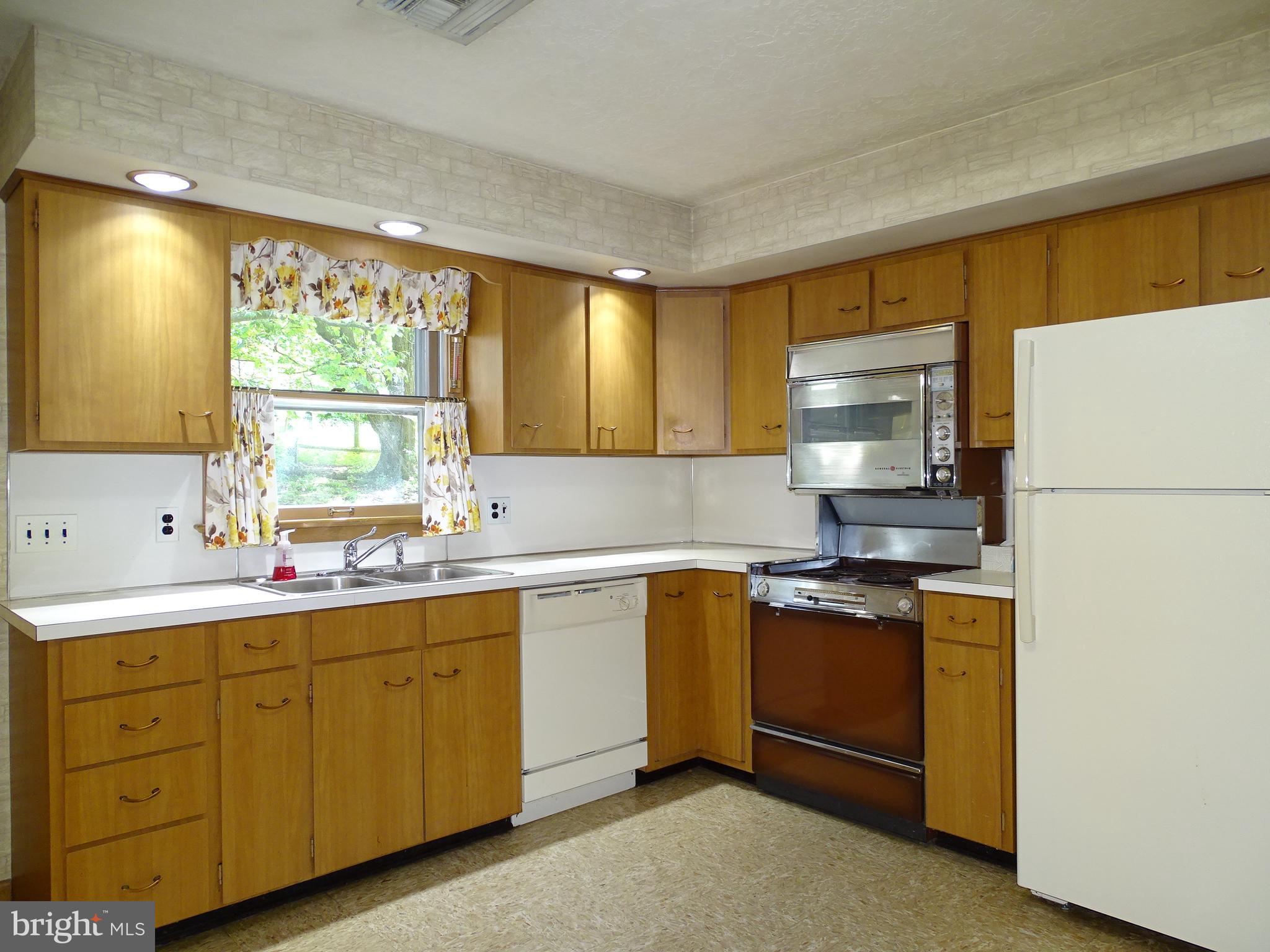 760 Hoffman Road York, PA 17403 - Photo 16 of 43 Gallery Image 16
