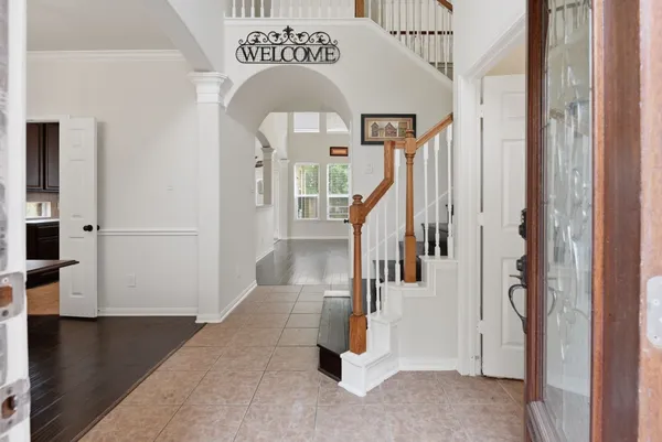 a view of entryway and hall