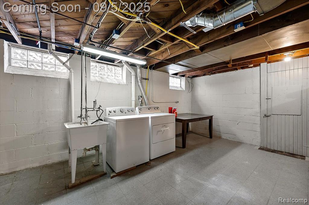 2151 Hawthorne Road Grosse Pointe Woods, MI 48236 - Photo 33 of 38