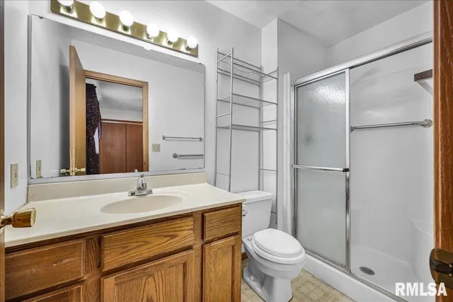 $144,900 | 1215 East Sycamore Street, Canton, IL 61520