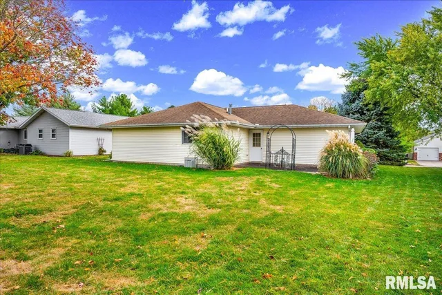 $144,900 | 1215 East Sycamore Street, Canton, IL 61520