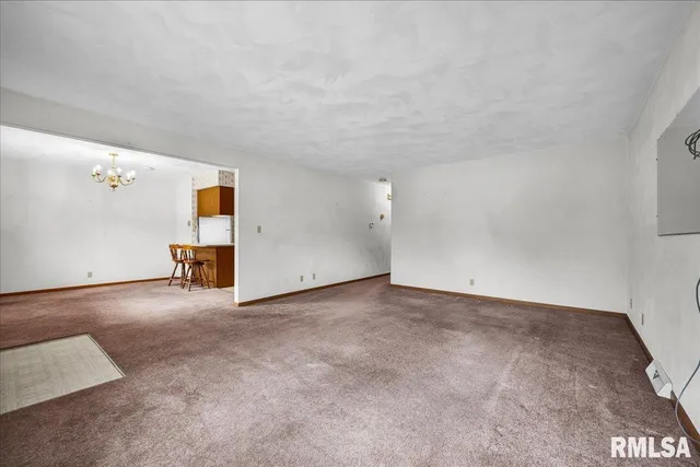 $144,900 | 1215 East Sycamore Street, Canton, IL 61520