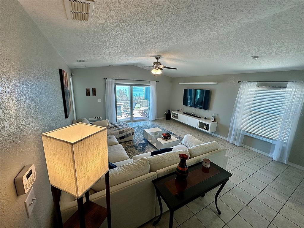 802 Marcia Loop Winter Haven, FL 33884 - Photo 11 of 48 a living room with furniture