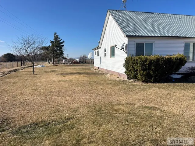 $1,600 | 725 Sand Creek Road, St. Anthony, ID 83445