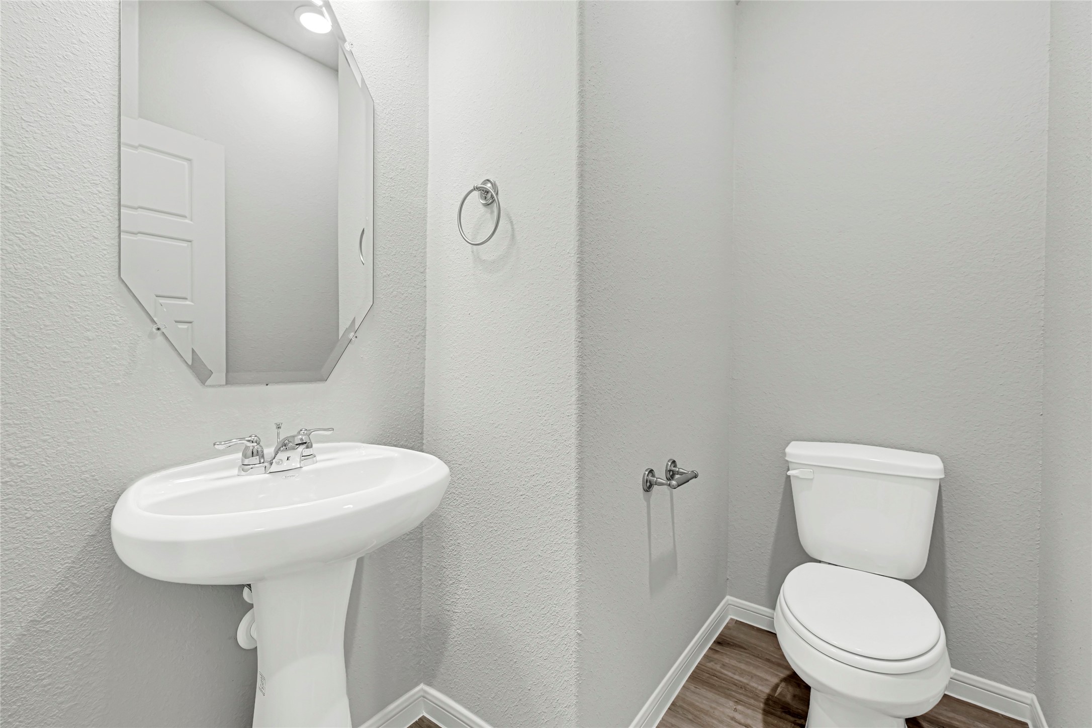 2106 Spring Hollow Drive Baytown, TX 77521 - Photo 13 of 31