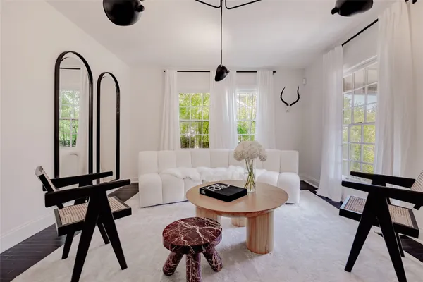 $4,500 | 1404 Eva Street, Austin, TX 78704