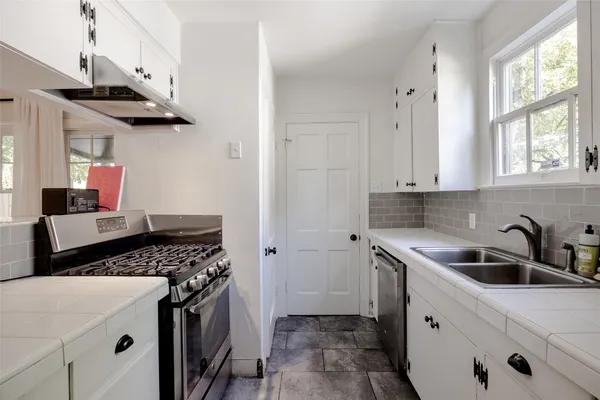 $4,500 | 1404 Eva Street, Austin, TX 78704