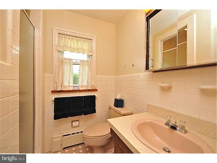 215 Fairway Road Ambler, PA 19002 - Photo 15 of 25 Bathroom