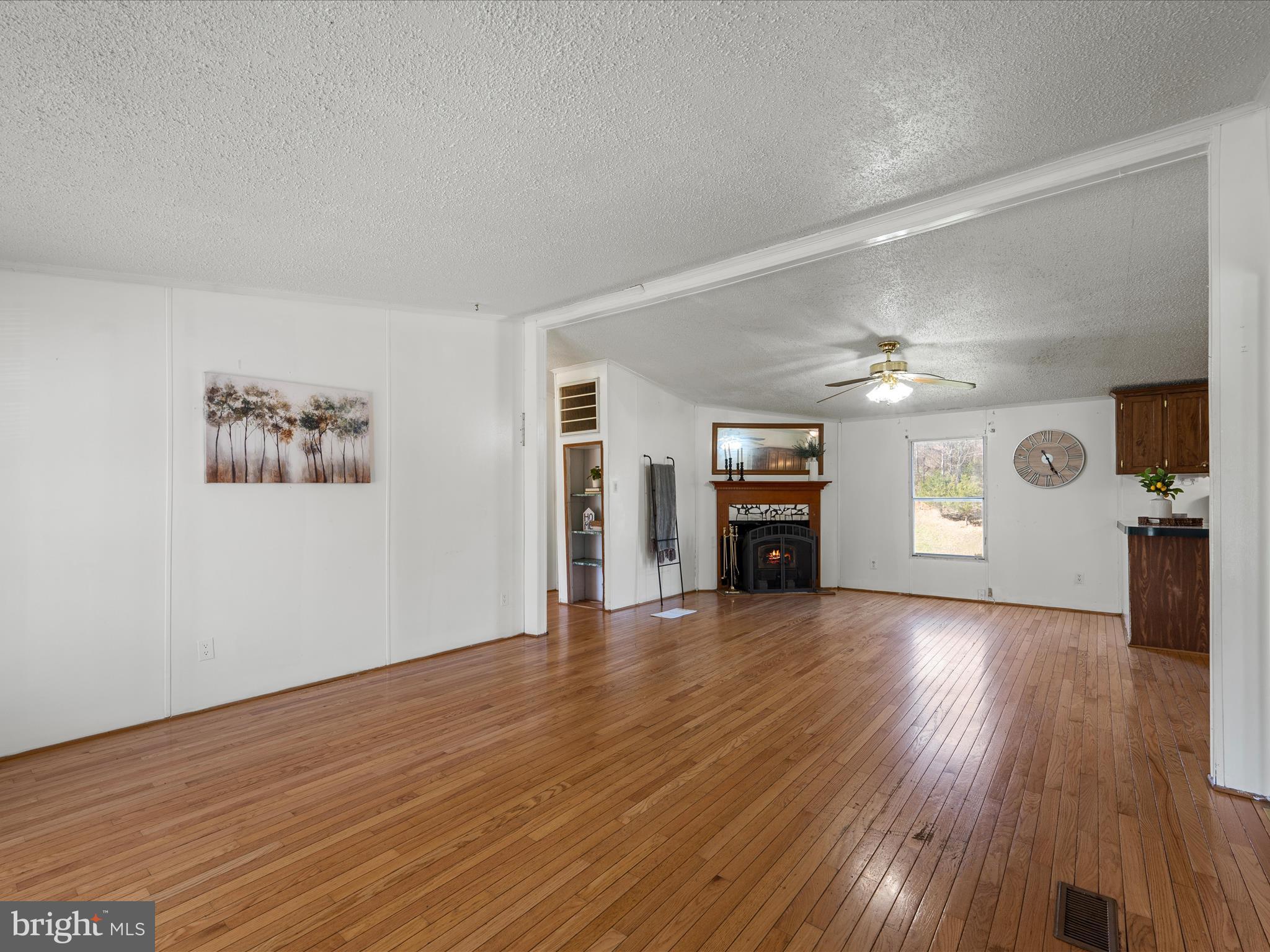 155 Engle Road Harpers Ferry, WV 25425 - Photo 8 of 44 Living Room
